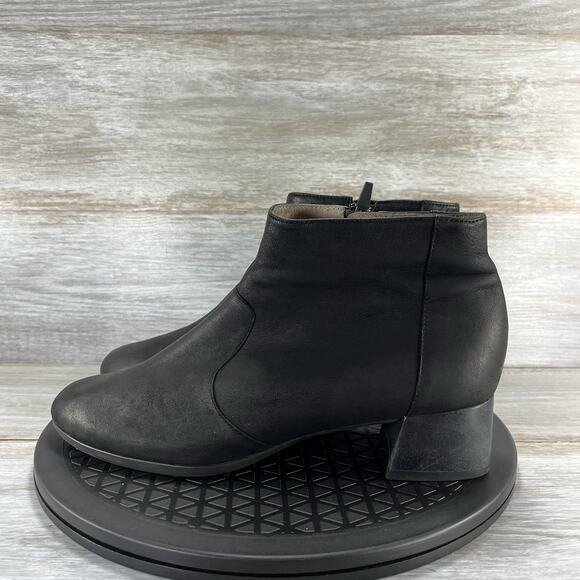 Dansko Woman’s Petra Black Leather Healed Booties Ankle Boots Size EU 39 US 8.5 - Picture 1 of 9